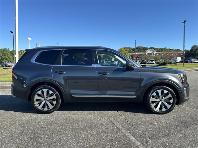 Used 2022 Kia Telluride EX w/ EX Premium Package image 4