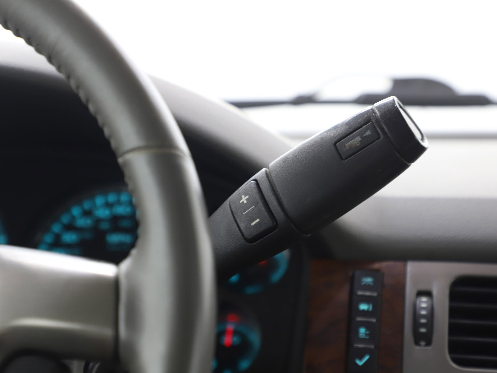 Used 2013 Chevrolet Tahoe LT w/ Luxury Package image 18