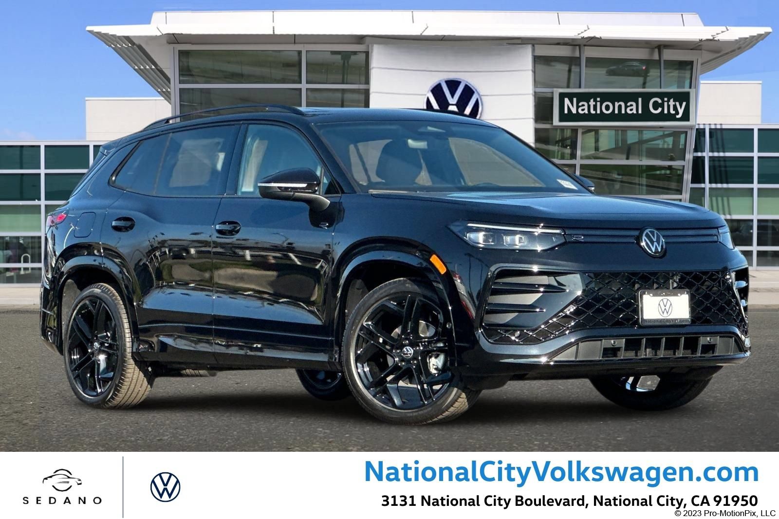 New 2026 Volkswagen Tiguan SE R-Line FWD image 1