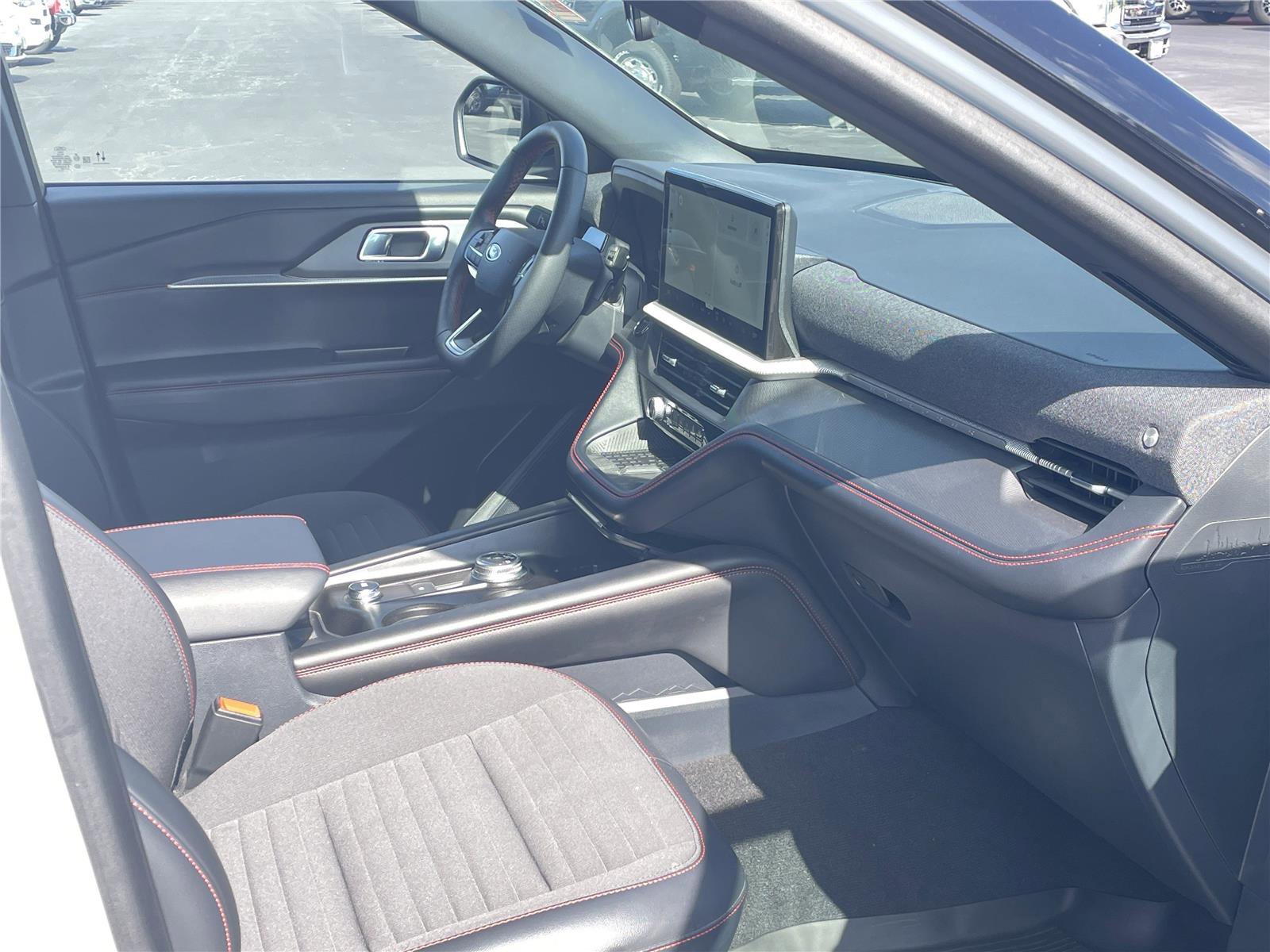 Used 2025 Ford Explorer ST-Line w/ Premium Package AWD/4WD image 26