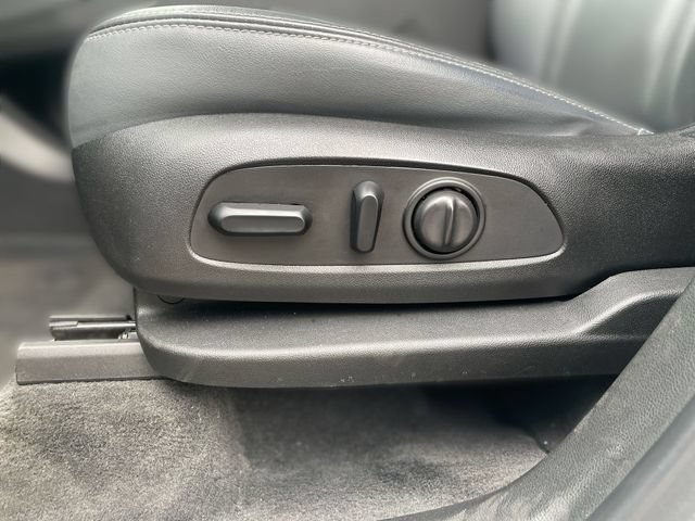 Used 2020 Buick Enclave Essence w/ Sound and Sites Package AWD/4WD image 16