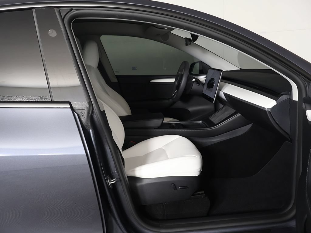 Used 2023 Tesla Model Y Long Range AWD/4WD image 29