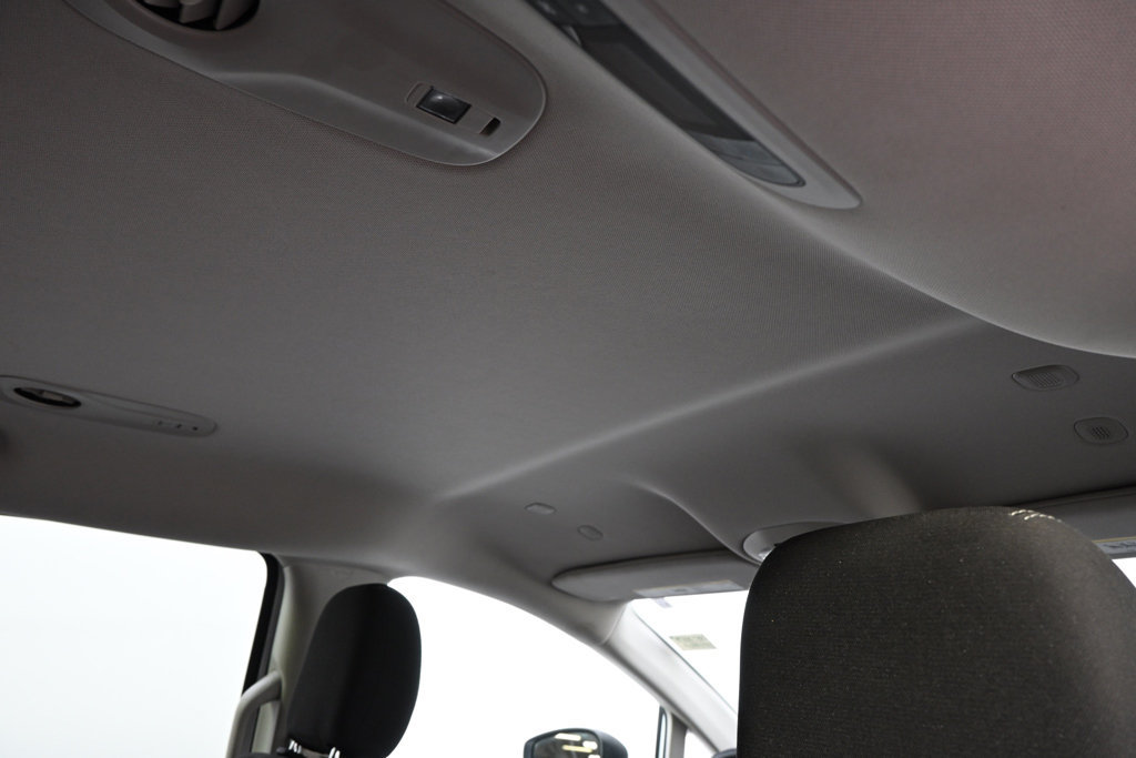 Used 2023 Chrysler Voyager LX FWD image 15