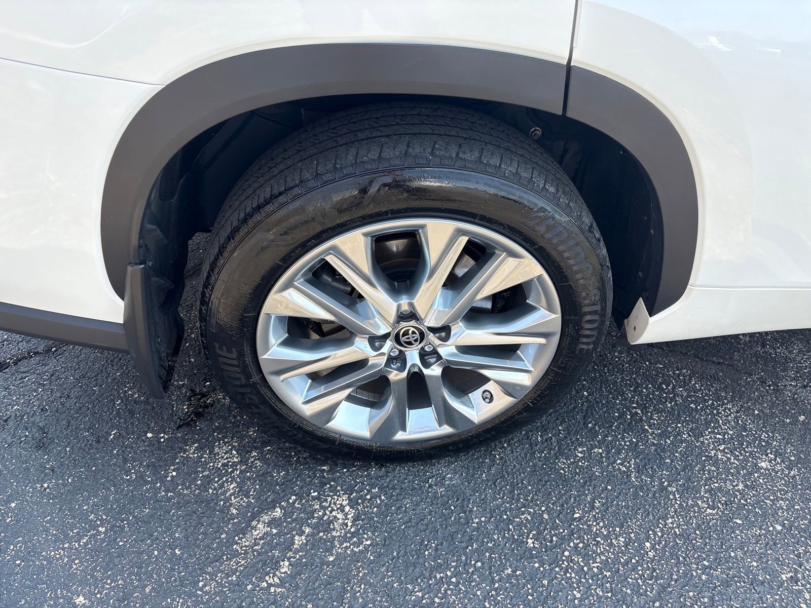 Used 2020 Toyota Highlander Limited image 26