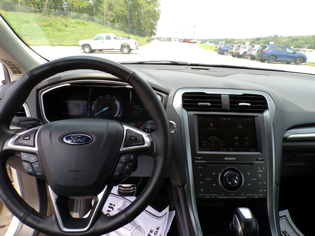 Used 2015 Ford Fusion Titanium FWD image 10