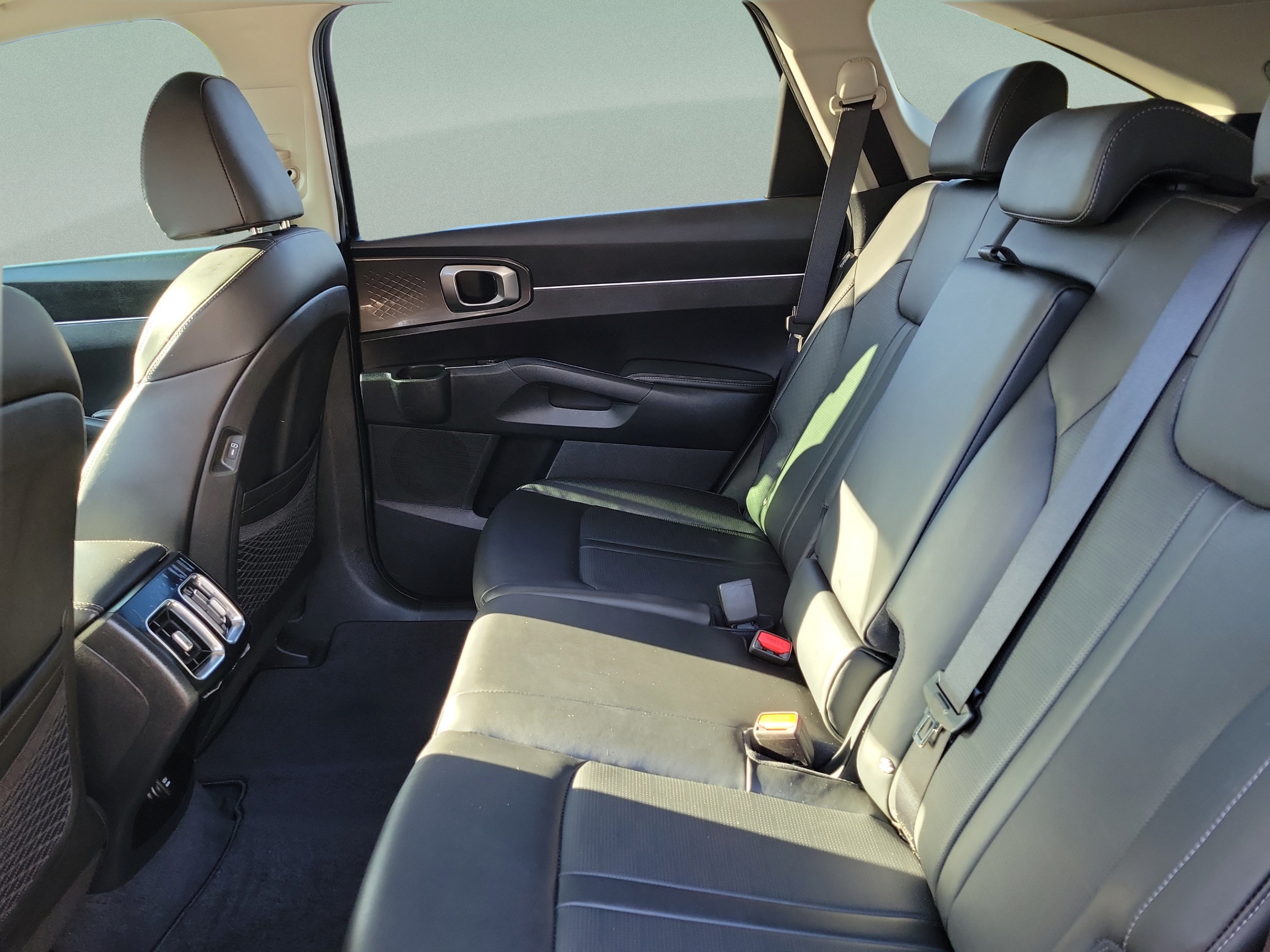 Certified 2025 Kia Sorento S w/ Panoramic Sunroof Package FWD image 7
