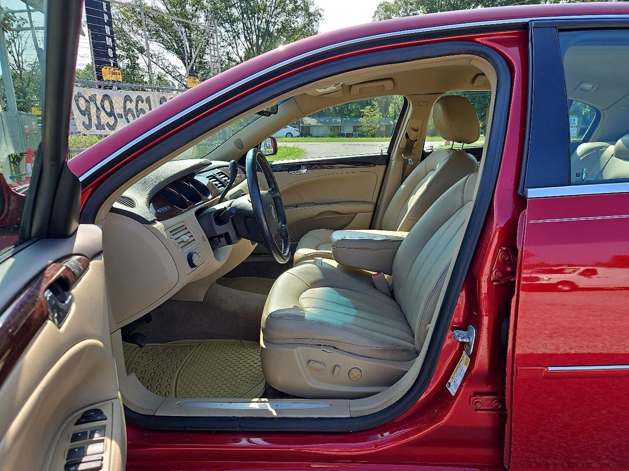 Used 2011 Buick Lucerne CXL w/ Driver Confidence Package FWD image 10