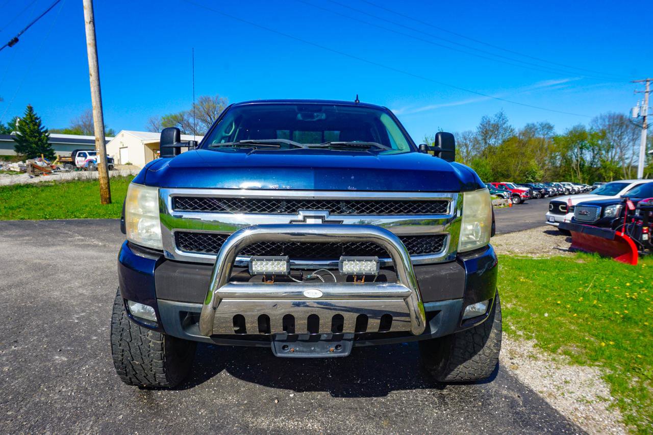 Used 2007 Chevrolet Silverado 1500 LTZ w/ Safety Package AWD/4WD image 9