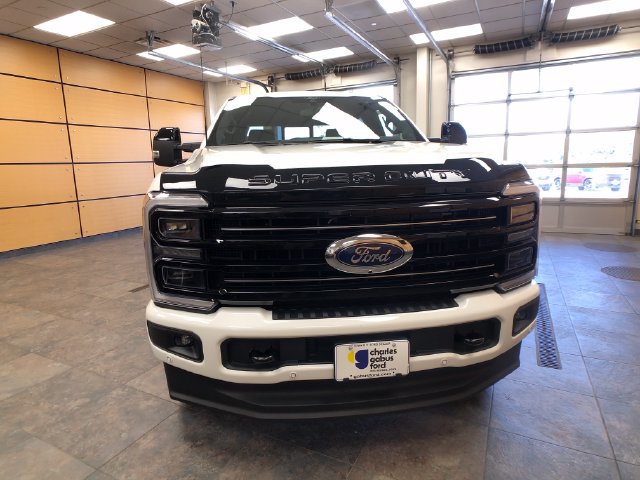 Used 2026 Ford F350 Platinum w/ FX4 Off-Road Package AWD/4WD image 2