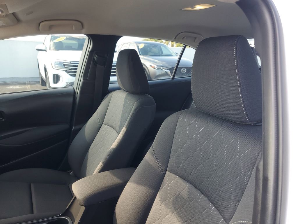 Used 2025 Toyota Corolla LE image 16