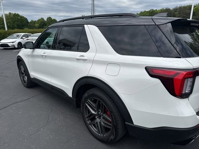 Used 2025 Ford Explorer ST AWD/4WD image 8
