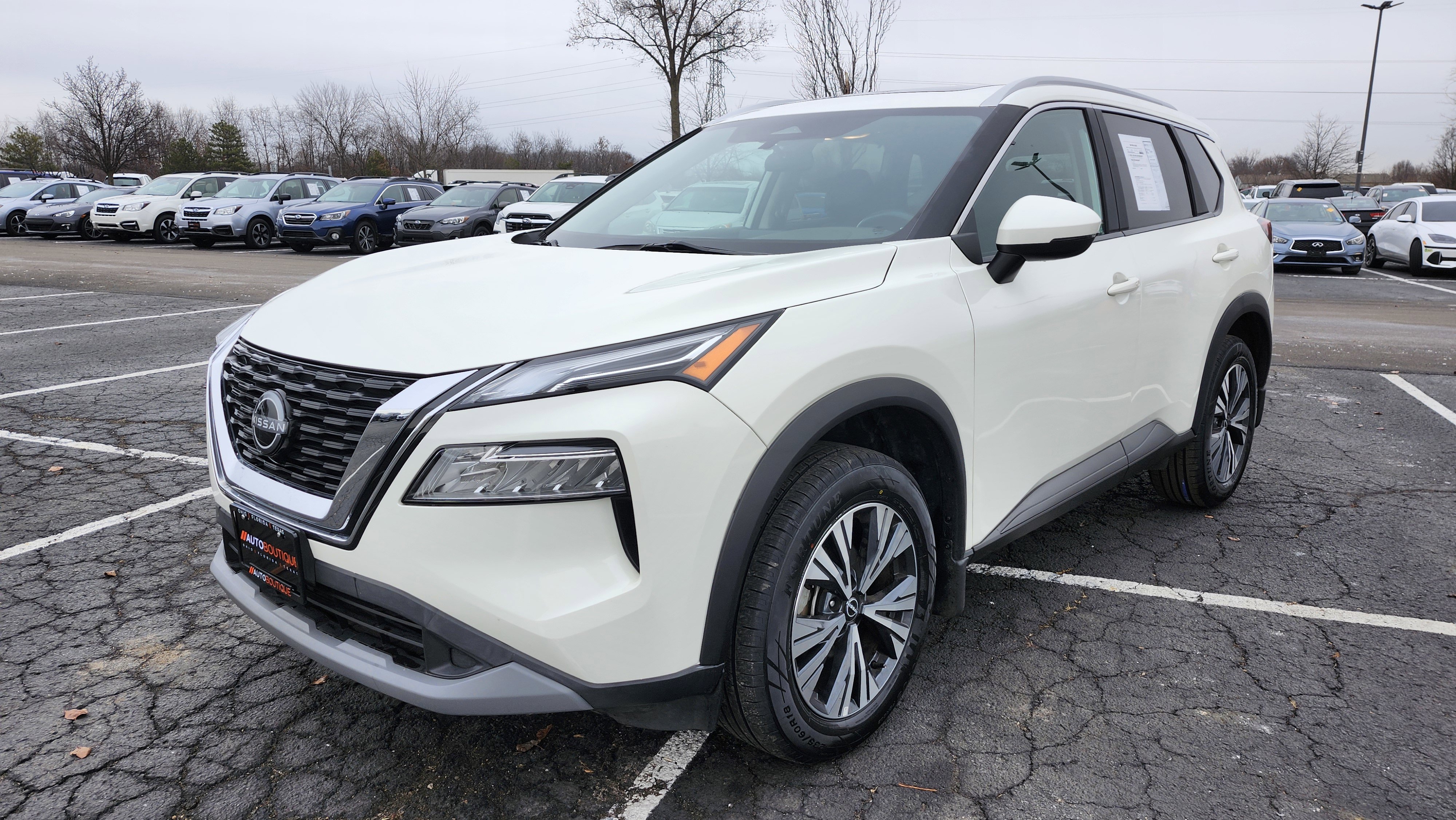 Used 2023 Nissan Rogue SV w/ SV Premium Package image 13