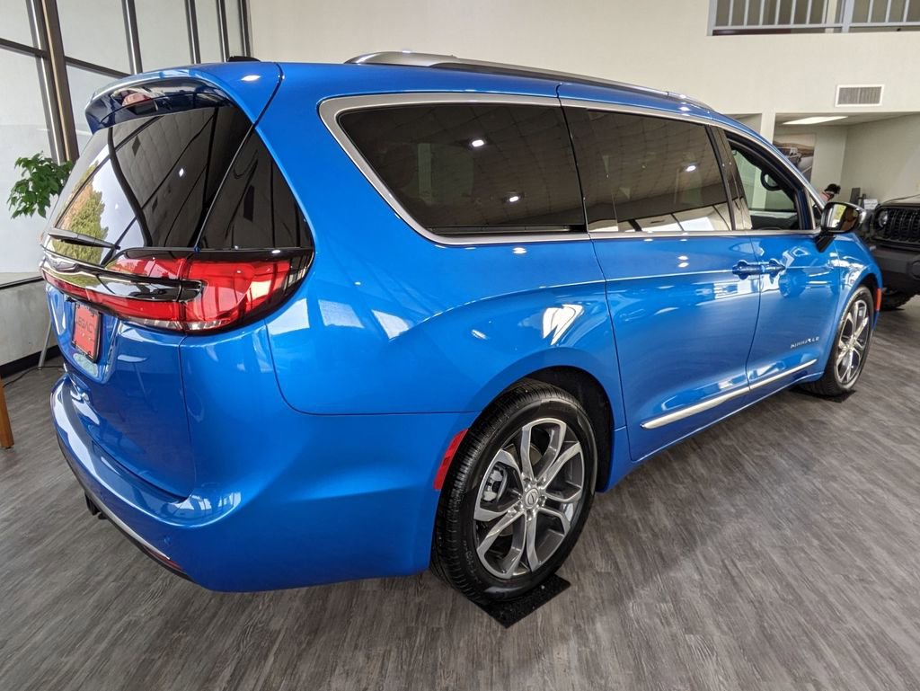 New 2026 Chrysler Pacifica Pinnacle w/ Trailer Tow Group image 3