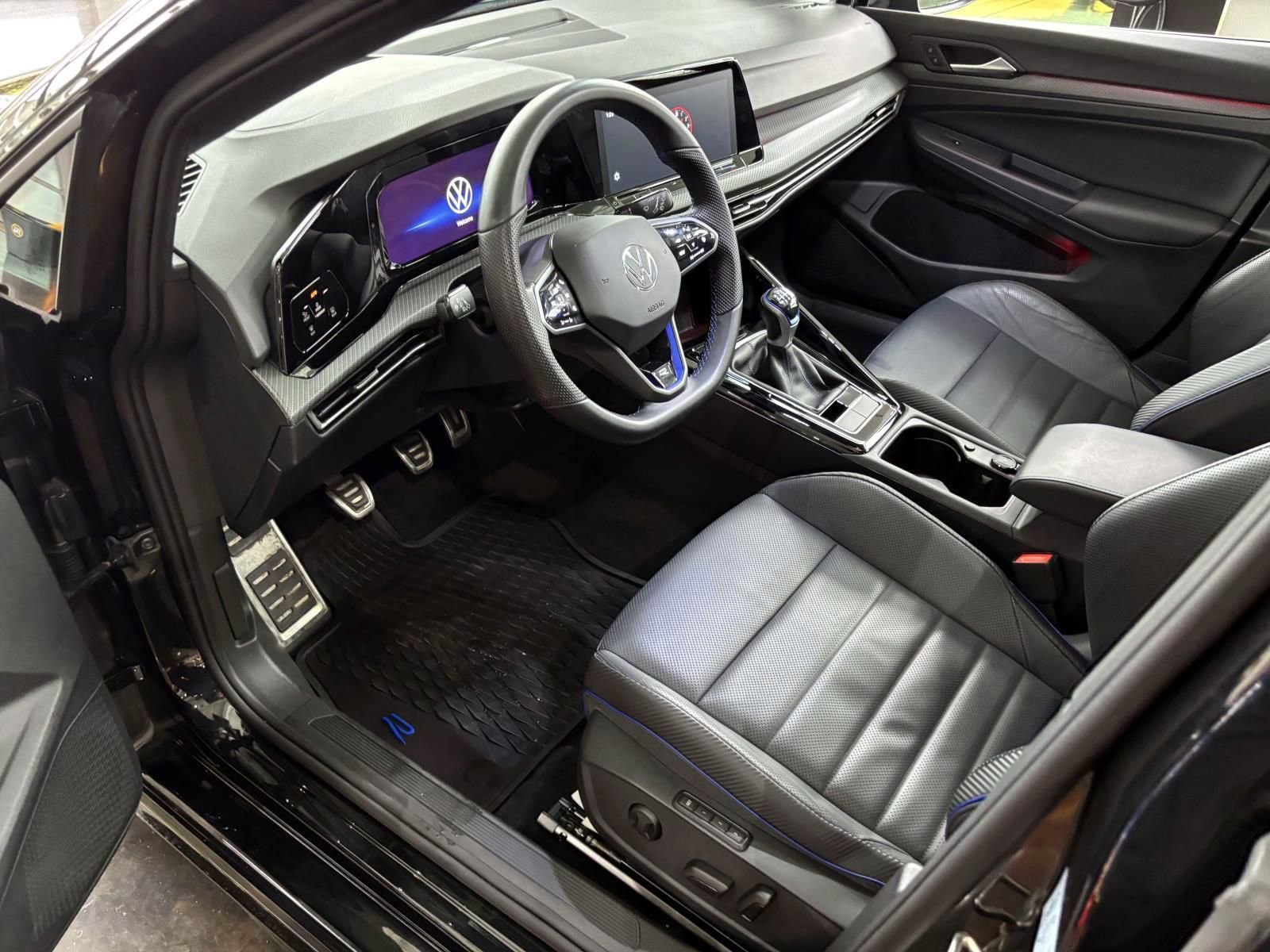 Used 2024 Volkswagen Golf R image 24