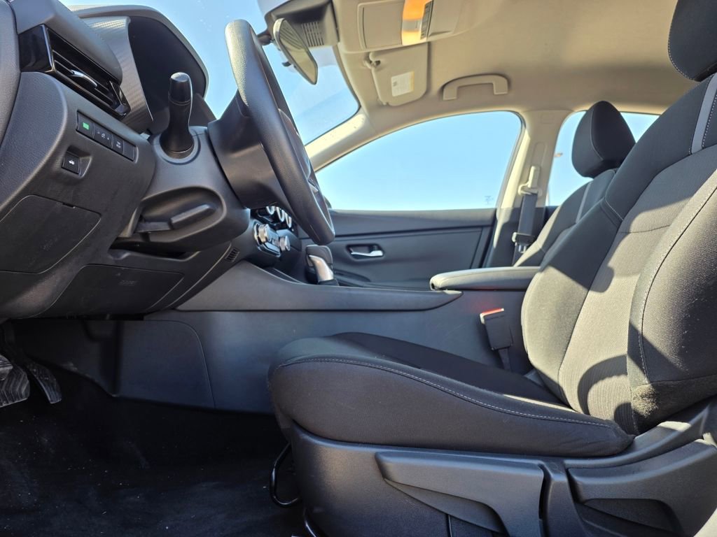Used 2025 Nissan Sentra SV image 10