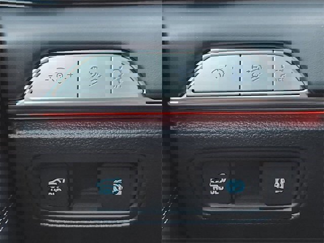 Used 2025 Genesis GV80 2.5T Prestige image 16