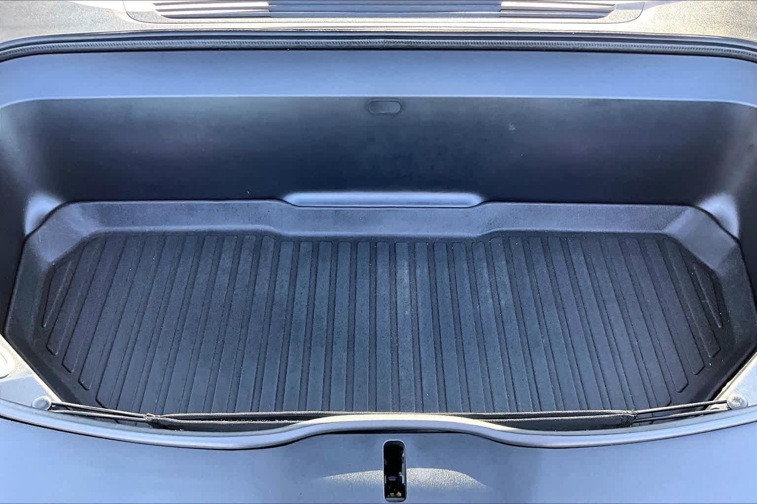 Used 2023 Rivian R1S Adventure AWD/4WD image 32