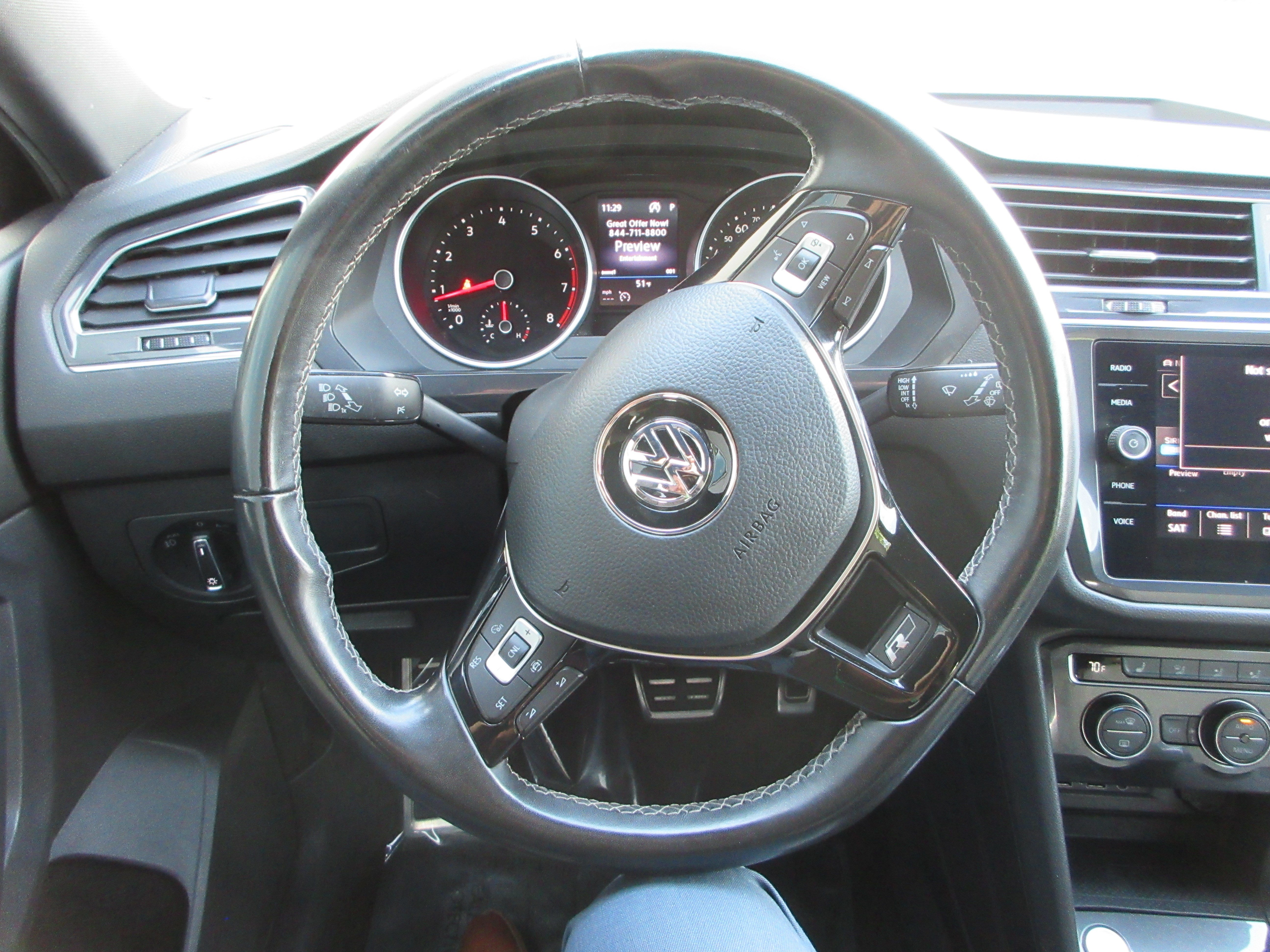 Used 2020 Volkswagen Tiguan SE R-Line AWD/4WD image 34