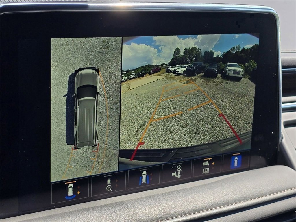 Used 2024 Chevrolet Suburban High Country image 9