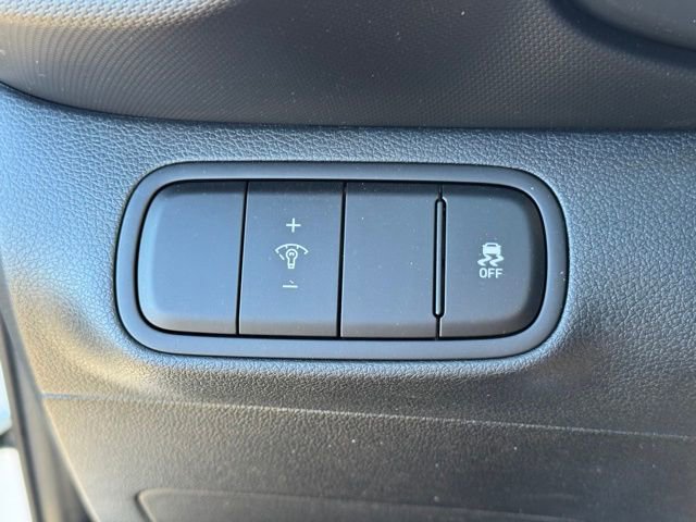 Used 2025 Hyundai Venue SE image 20