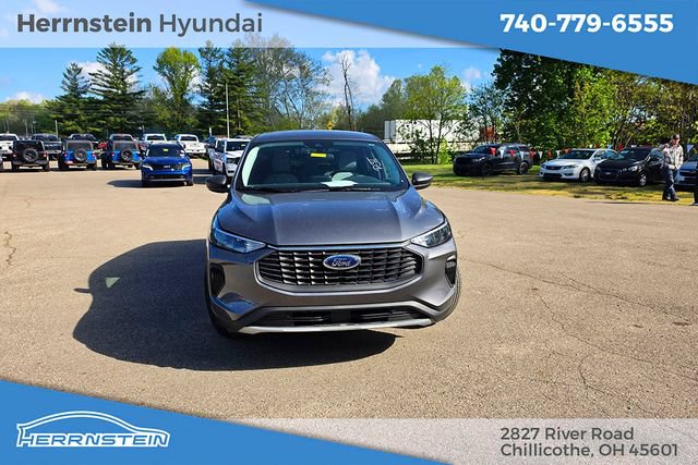 Used 2023 Ford Escape Active AWD/4WD image 2