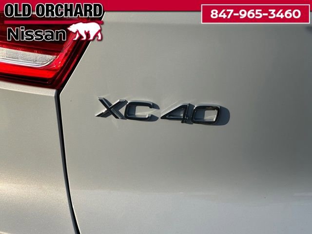 Used 2022 Volvo XC40 P8 Recharge Plus image 7