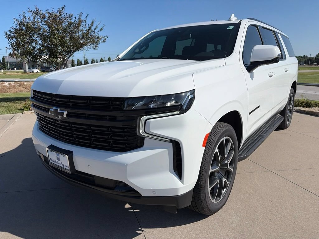 Used 2024 Chevrolet Suburban RST w/ Luxury Package AWD/4WD image 4