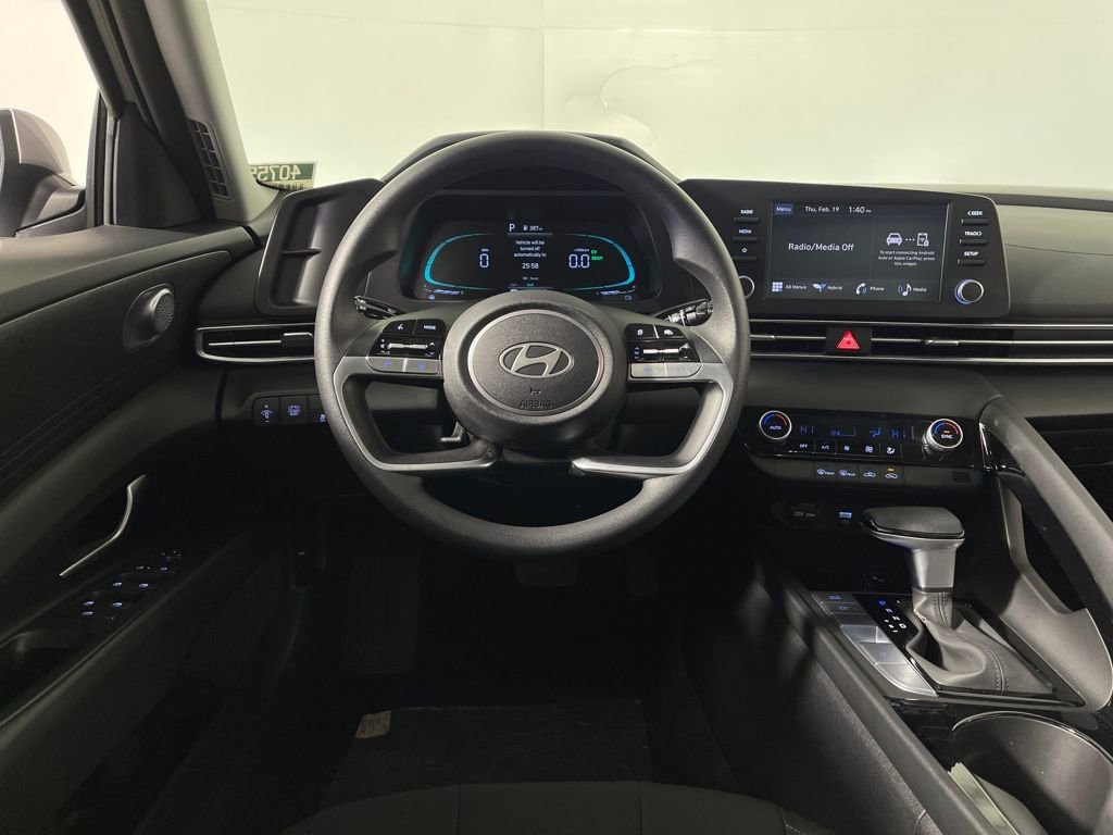 Certified 2025 Hyundai Elantra Blue image 15