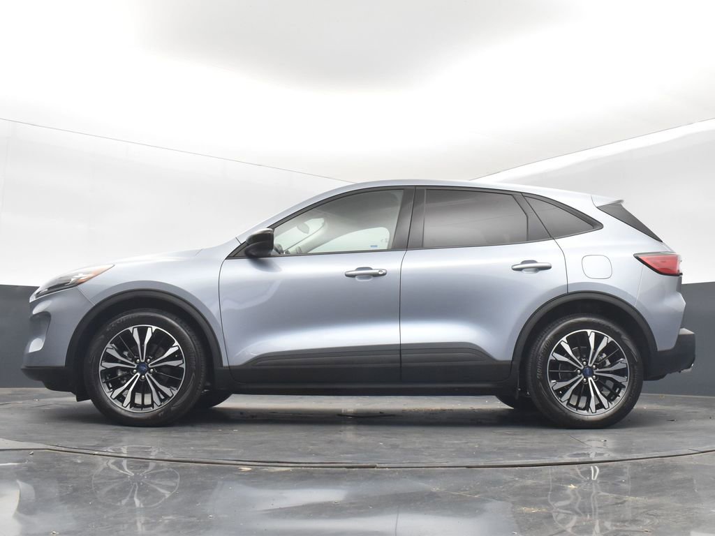 Used 2022 Ford Escape SE w/ SE Sport Appearance Package image 21