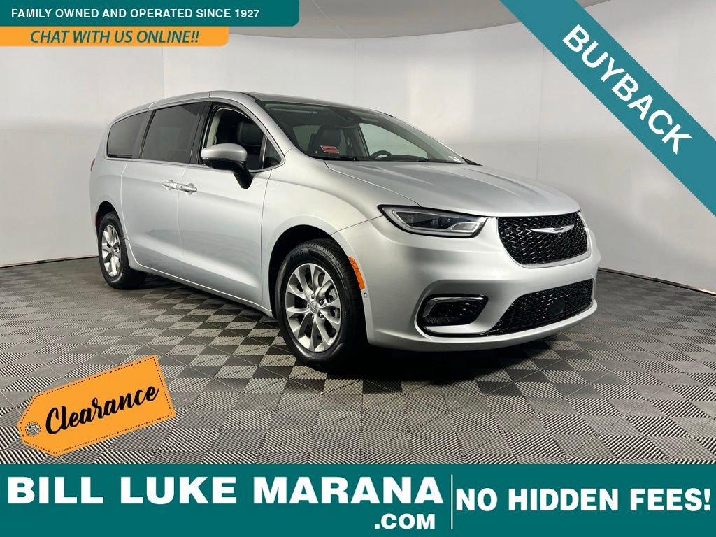 Used 2023 Chrysler Pacifica Touring-L w/ Uconnect Theater Family Group image 1