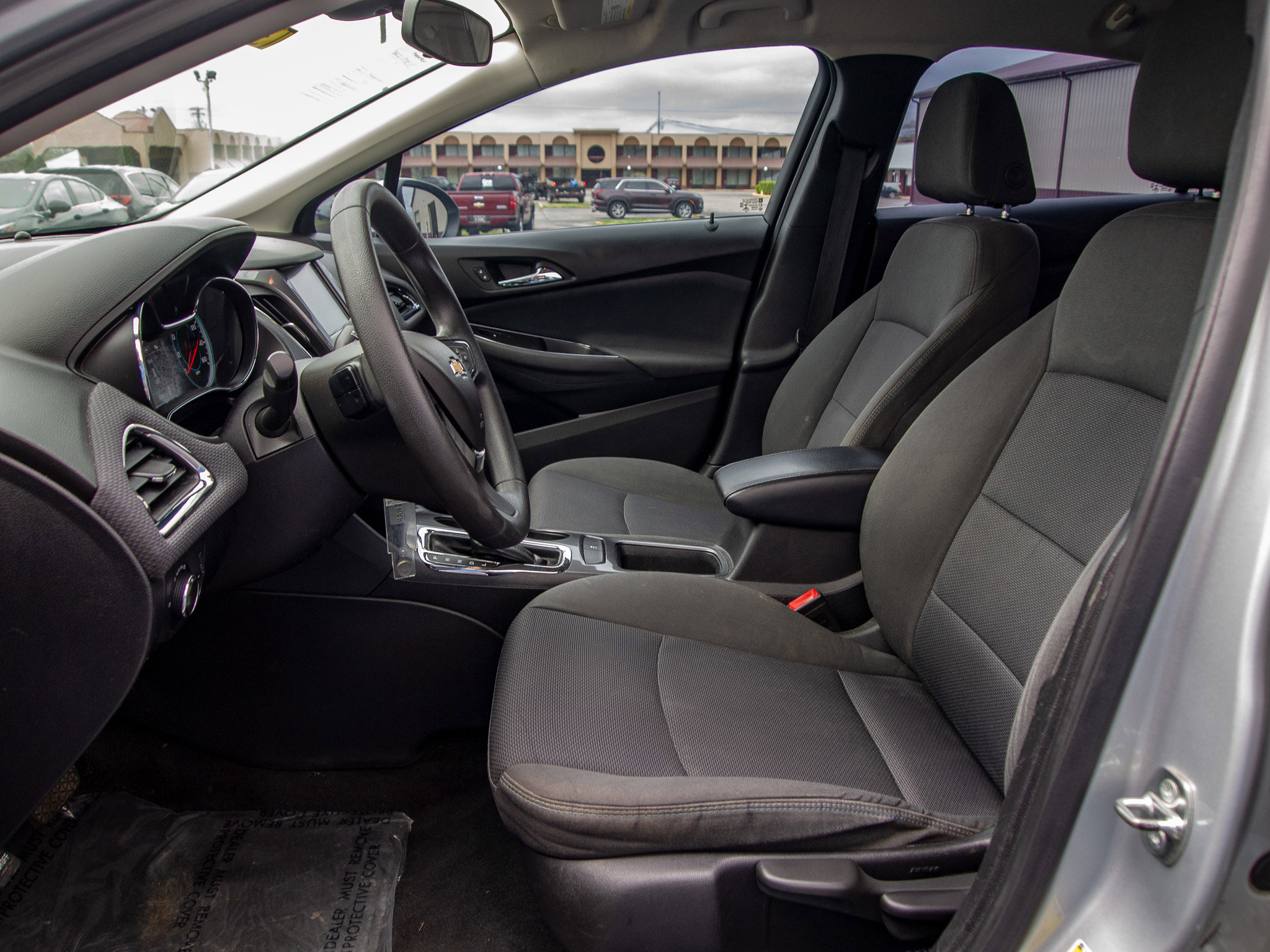 Used 2018 Chevrolet Cruze LT image 13