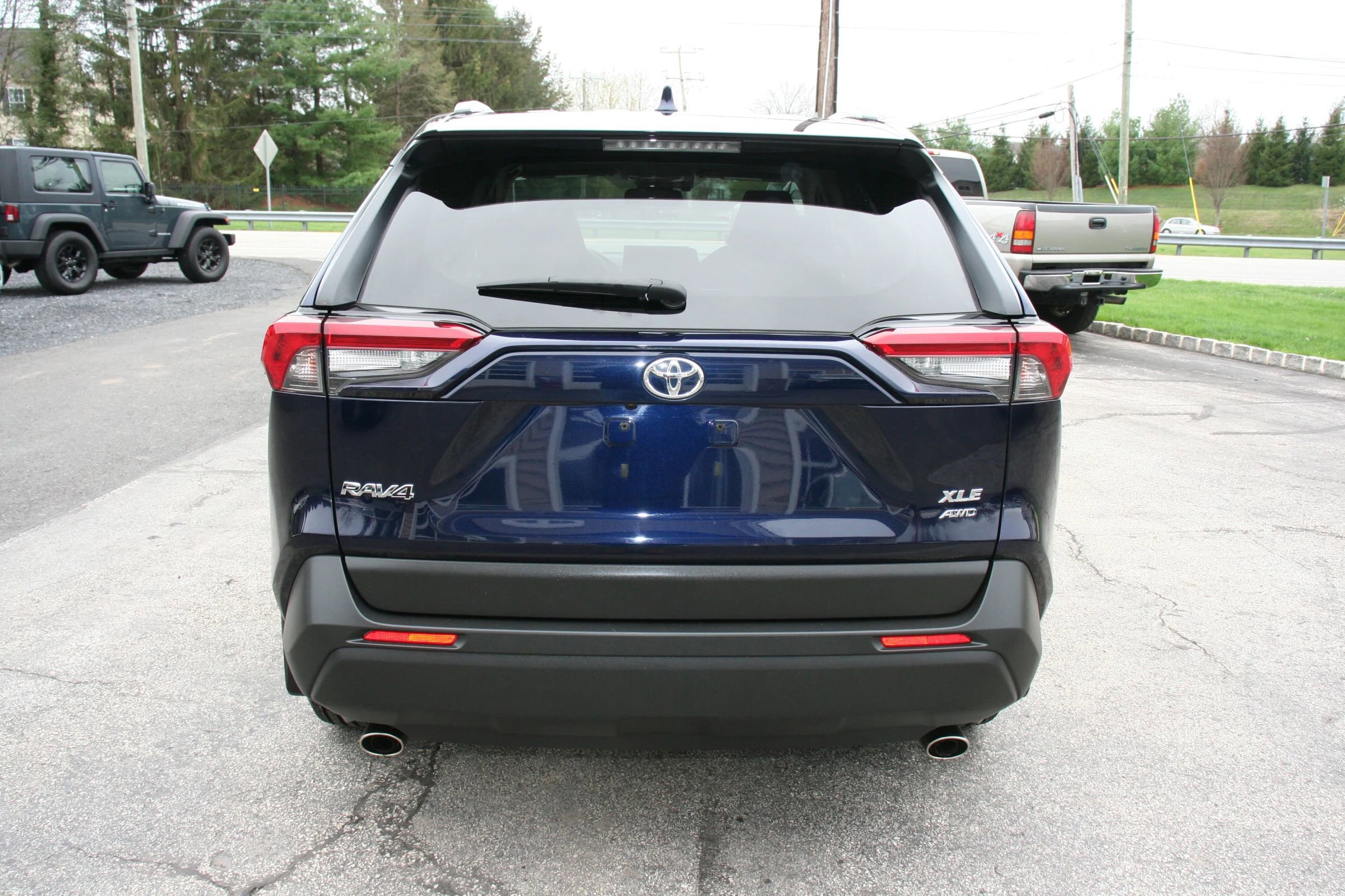 Used 2019 Toyota RAV4 XLE w/ Convenience Package image 23