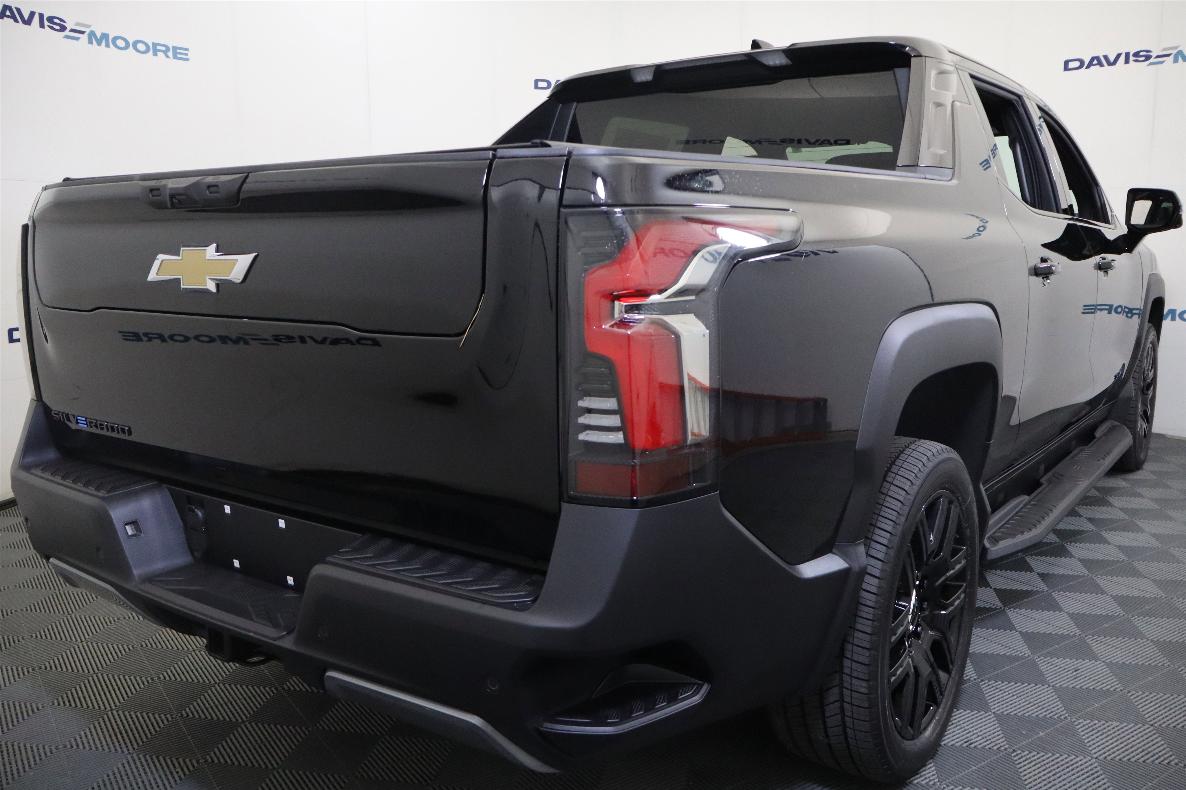 New 2026 Chevrolet Silverado EV LT image 5