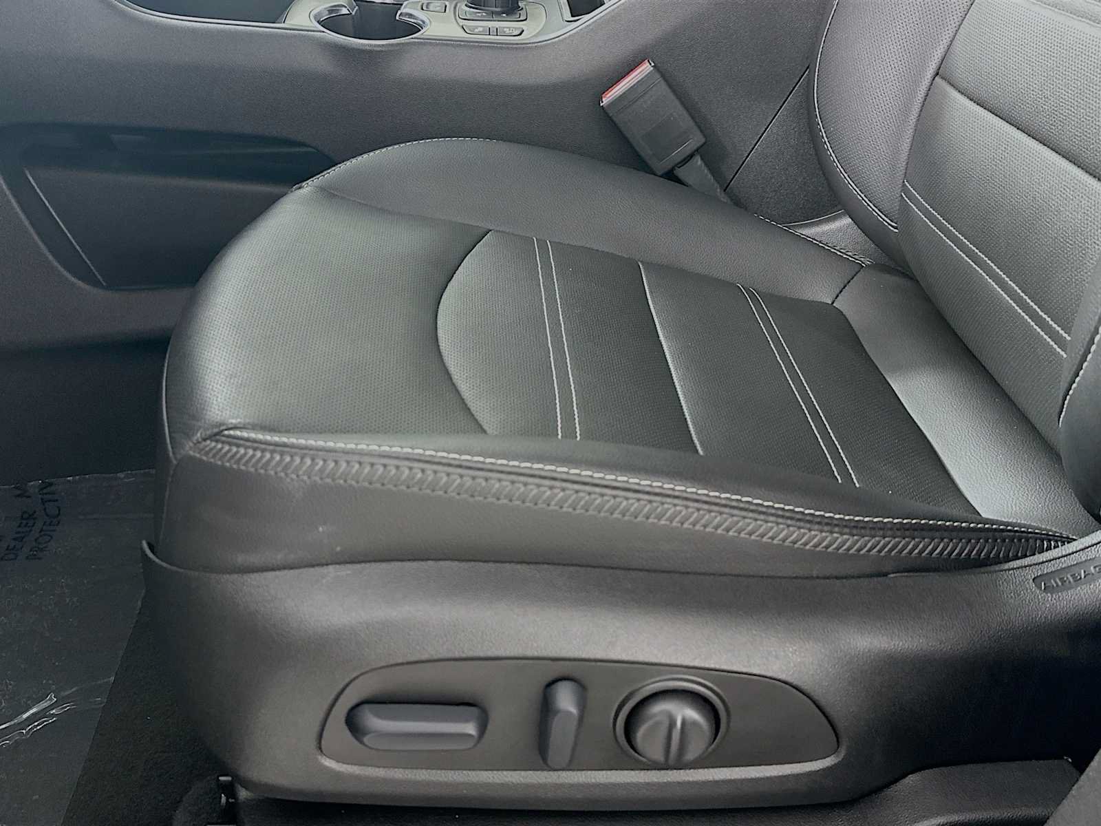 Used 2024 GMC Terrain Denali w/ Denali Premium Package AWD/4WD image 18