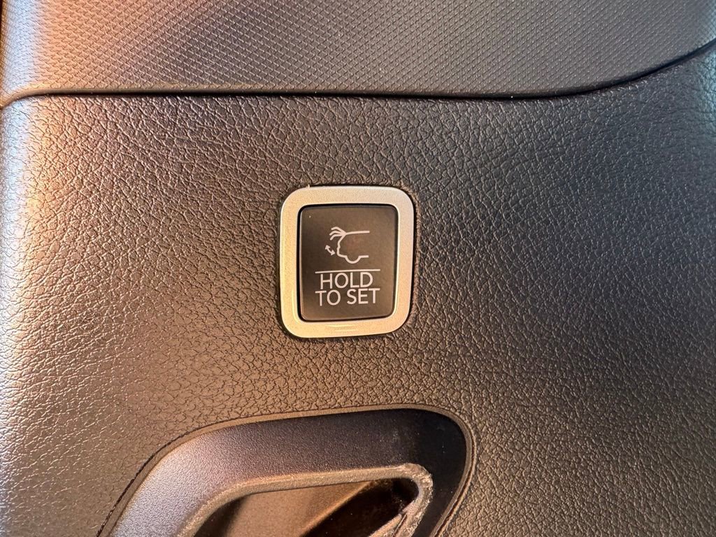 Certified 2024 Jeep Wagoneer Series III image 37