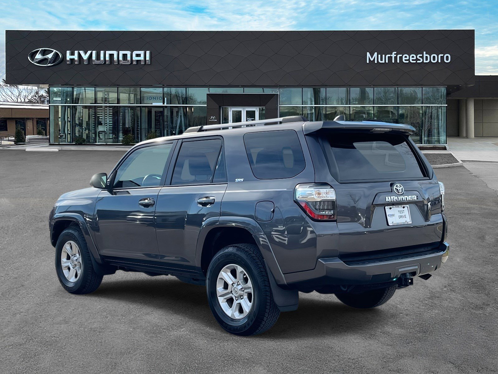 Used 2022 Toyota 4Runner SR5 Premium w/ Moonroof Package RWD image 7