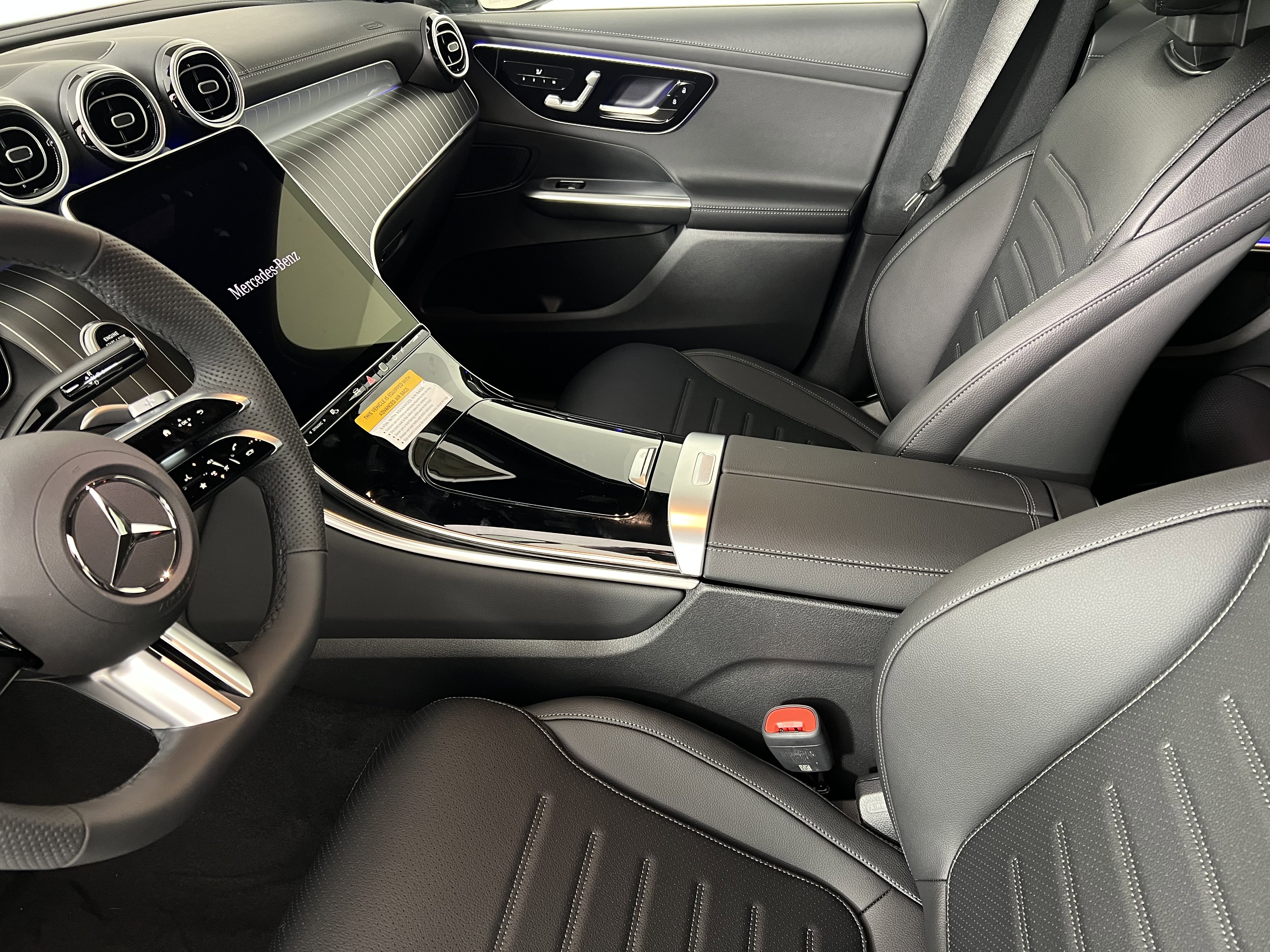 Used 2026 Mercedes-Benz GLC 300 4MATIC image 4