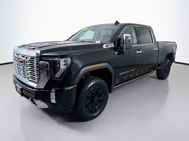 Used 2024 GMC Sierra 3500 Denali w/ Technology Package AWD/4WD image 3
