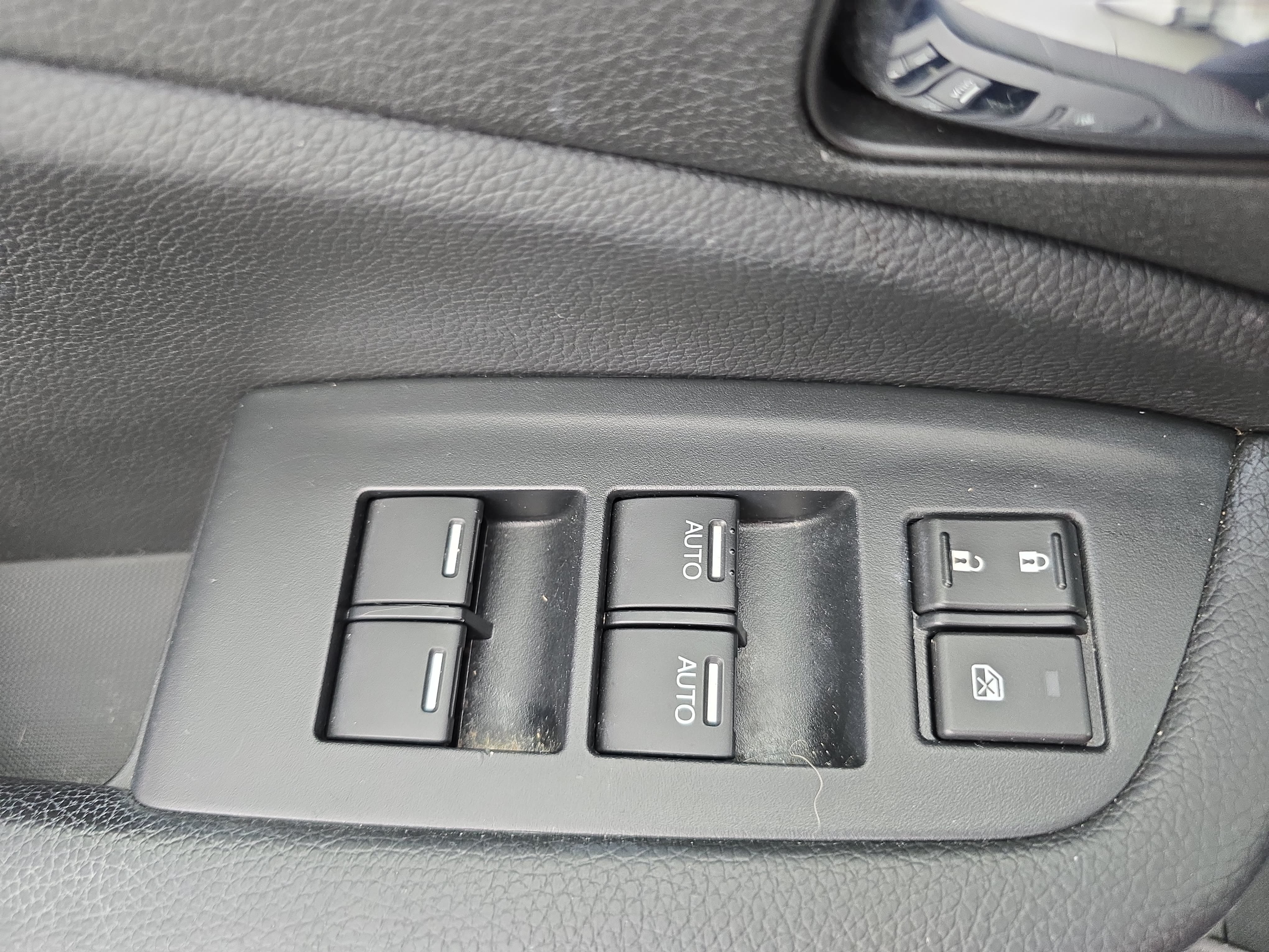 Used 2022 Honda Pilot Black Edition image 29