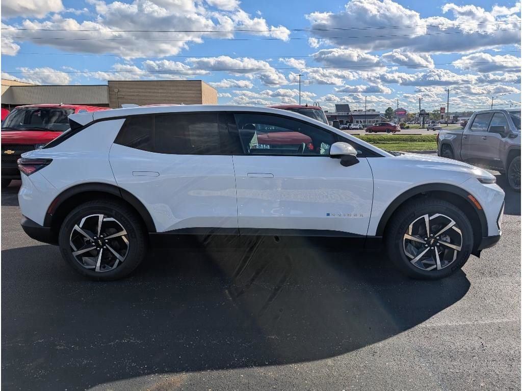 New 2026 Chevrolet Equinox EV LT w/ Comfort Package image 9