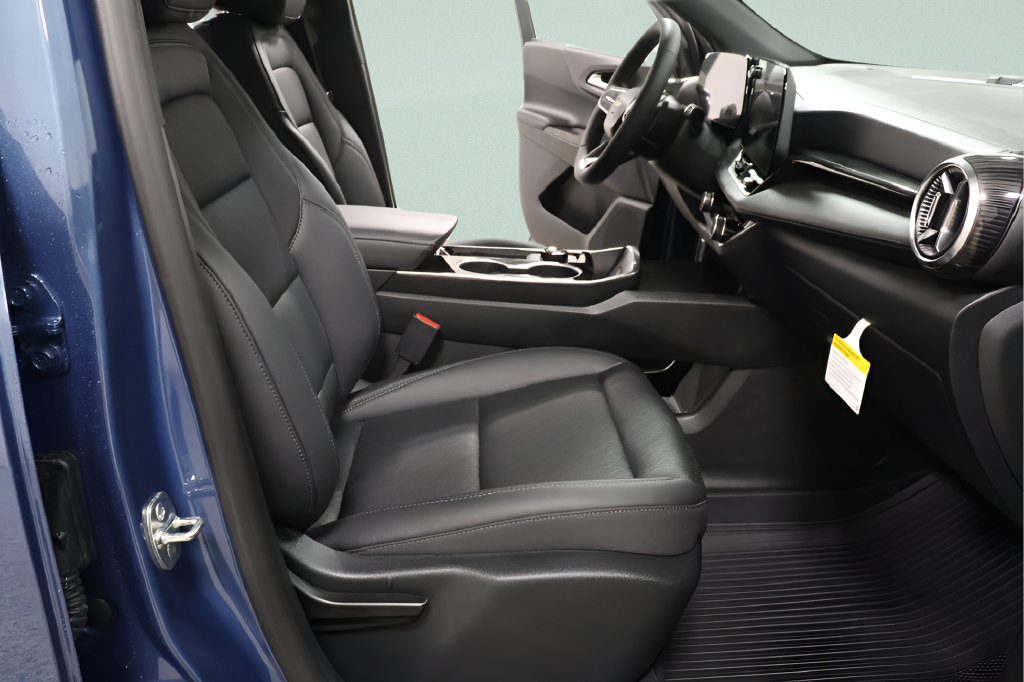New 2027 Chevrolet Equinox LT w/ Convenience Package II FWD image 31