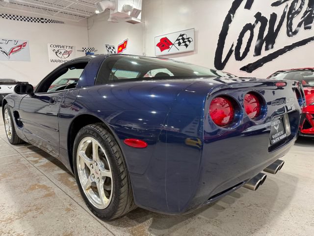 Used 2000 Chevrolet Corvette Coupe w/ Performance Handling Pkg RWD image 3