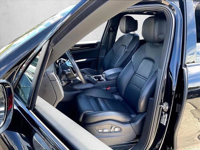 Used 2020 Porsche Cayenne AWD/4WD image 27