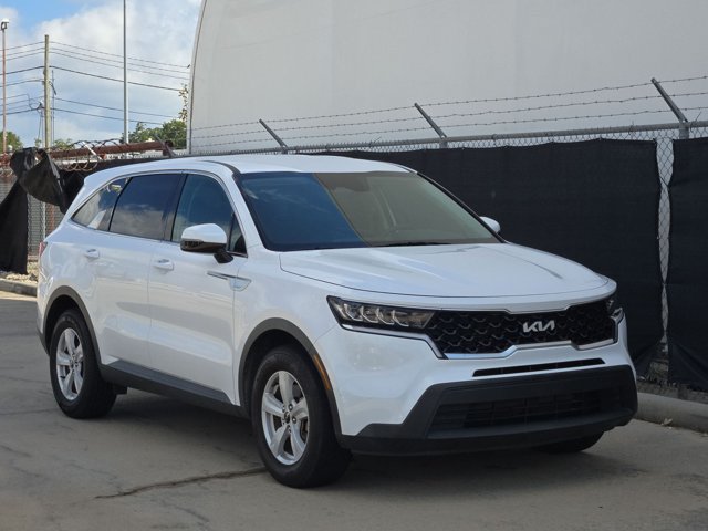 Used 2023 Kia Sorento LX FWD image 3
