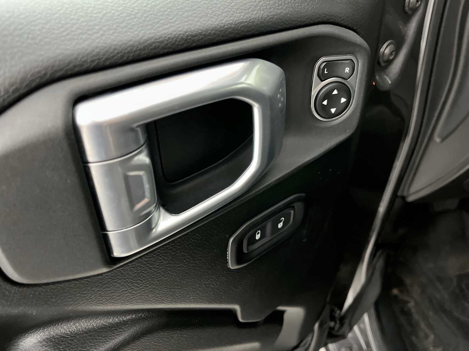 Used 2022 Jeep Gladiator Sport AWD/4WD image 21