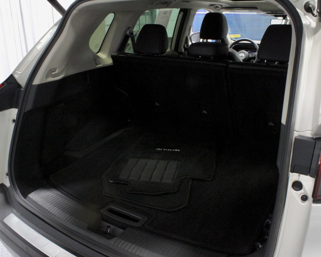 Certified 2023 Nissan Rogue SV w/ SV Premium B Package AWD/4WD image 15