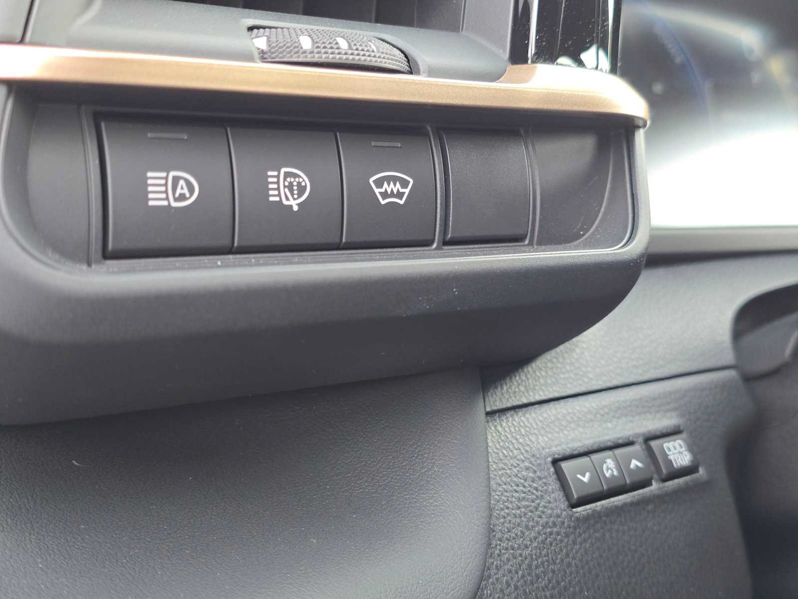 Certified 2025 Toyota Crown Signia w/ Advanced Technology Package AWD/4WD image 26
