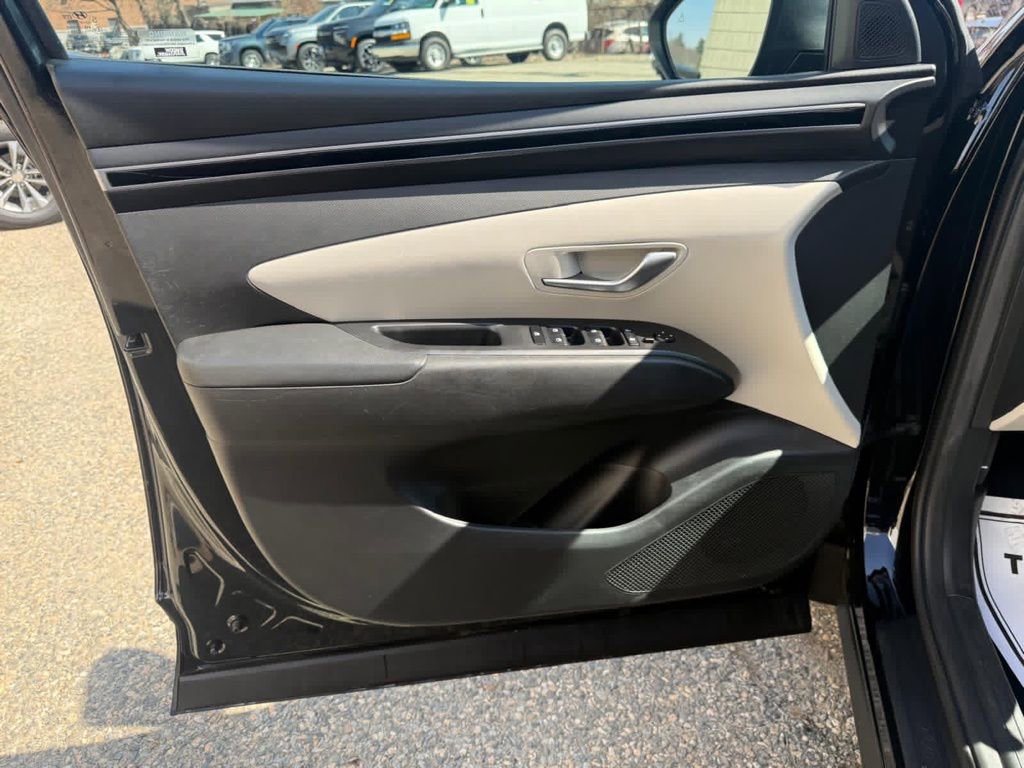Used 2023 Hyundai Tucson SEL image 11