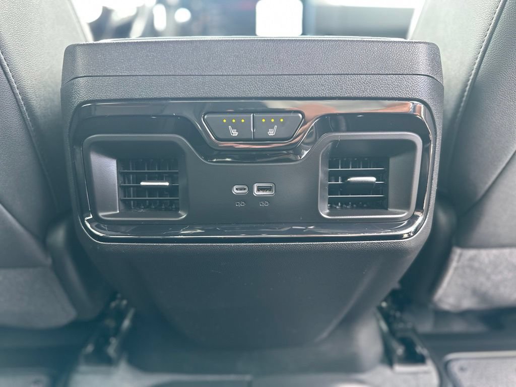 Used 2025 GMC Sierra 2500 AT4 AWD/4WD image 33