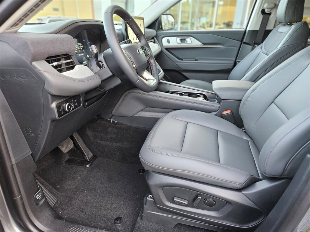 New 2026 Ford Explorer Active image 18